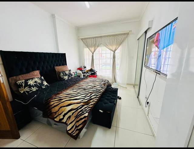 4 BEDROOM HOUSE FOR SALE IN KENSINGTON